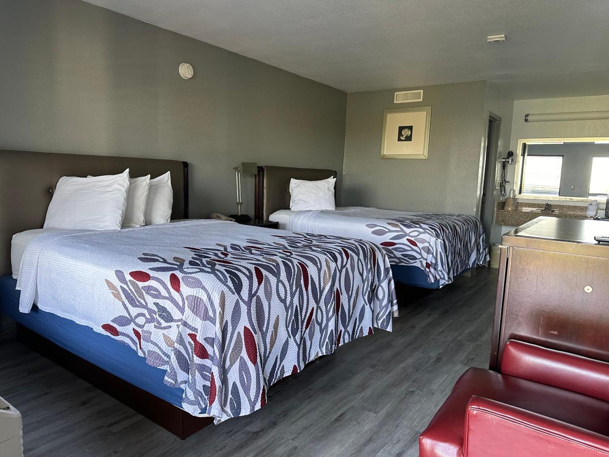 Riverview Hotel 2*